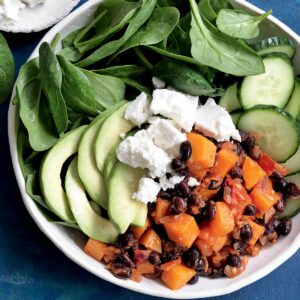 Taco bowl with spicy beans
